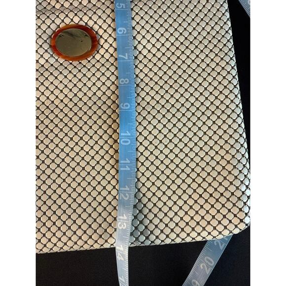 Vintage Whiting and Davis Cream and Brown Handled Handbag - Picture 6 of 7